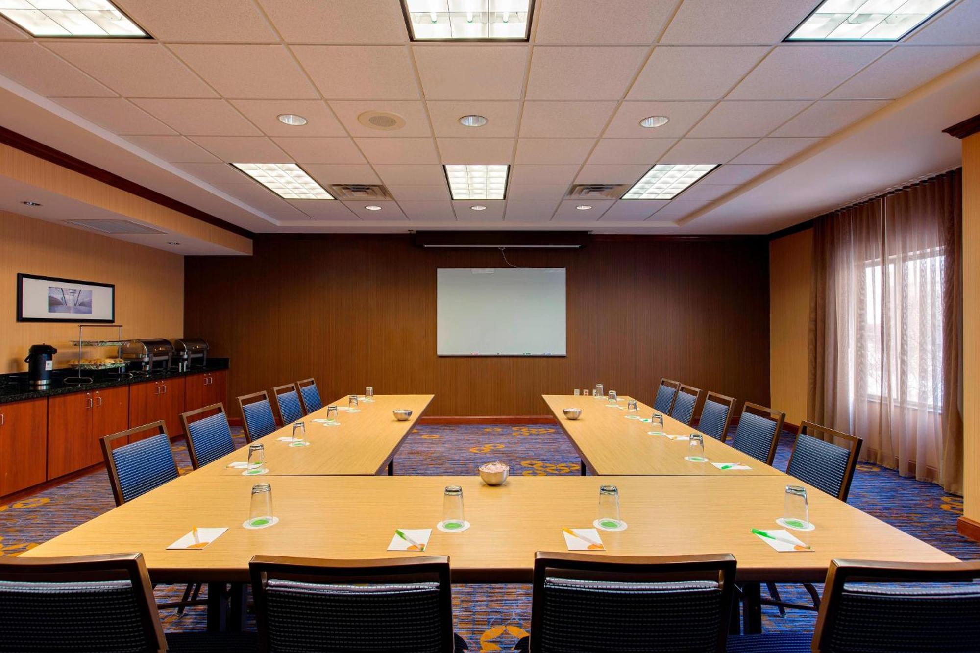 Courtyard By Marriott Chicago Schaumburg/Woodfield Mall Exteriör bild